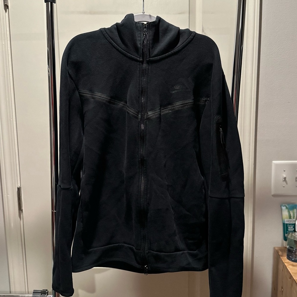 Black Nike Tech Hoodie (large)